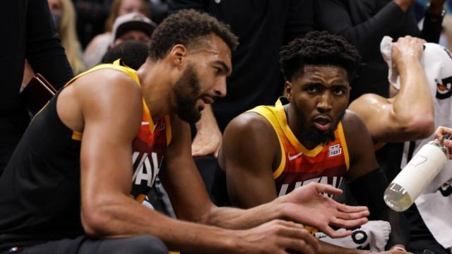 1651221881674090415.jpg 1643398434_Jazz-All-Stars-Donovan-Mitchell-et-Rudy-Gobert-exclus-contre-les-1024x576.jpg